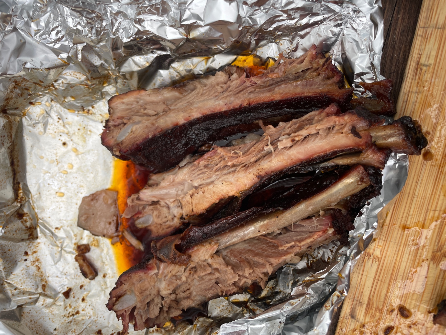 St. Louis ribs ferdig krydret med egen BBQ-rub