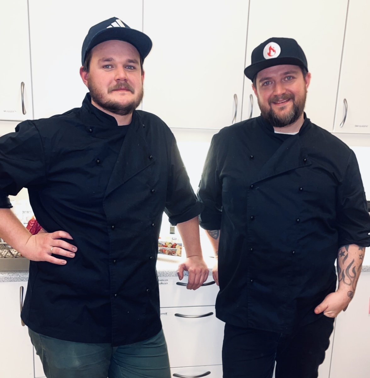 De to brødrene ved grillen